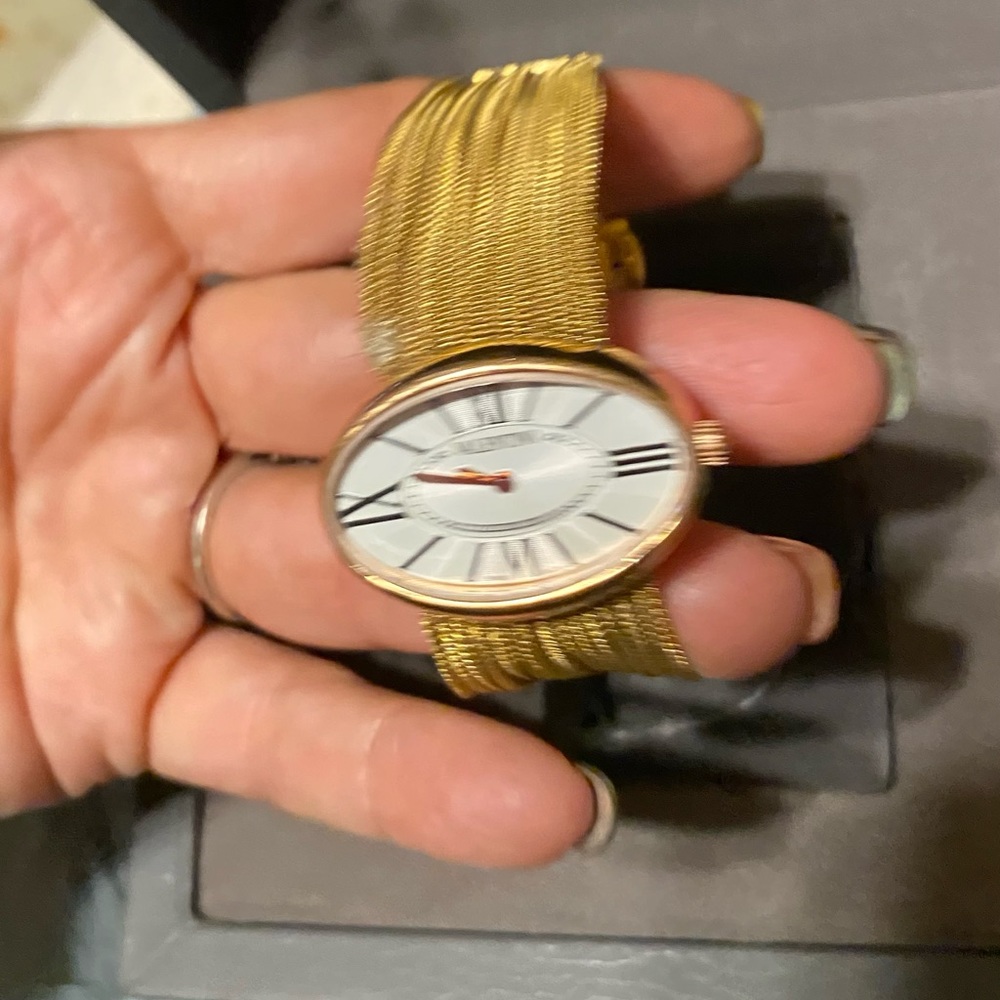 Woman’s Watch - Picture 1 of 14